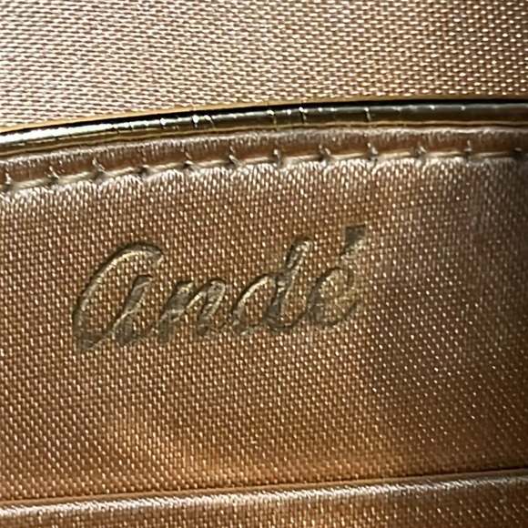 Ande’ Gold Evening Bag - Picture 5 of 8